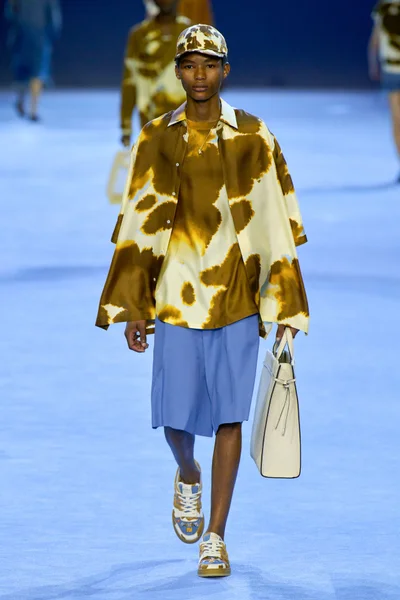 Look 40